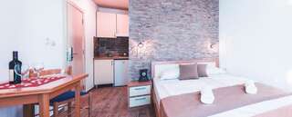 Гостевой дом Guest House S-Lux Петровац Стандартный трехместный номер-студио-8
